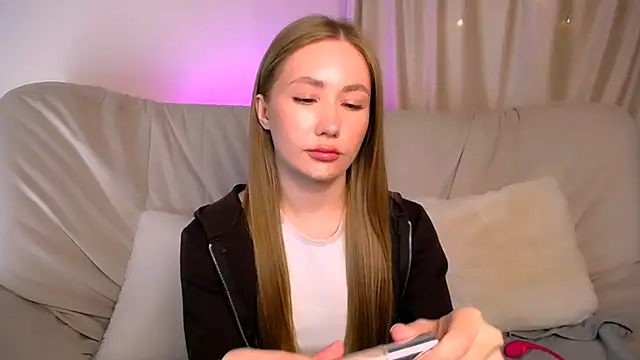 EllyColins online show from 05/26/26, 03:26