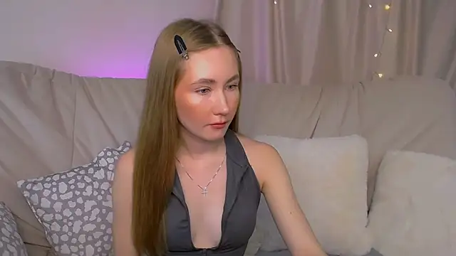 EllyColins online show from 11/19/25, 03:06