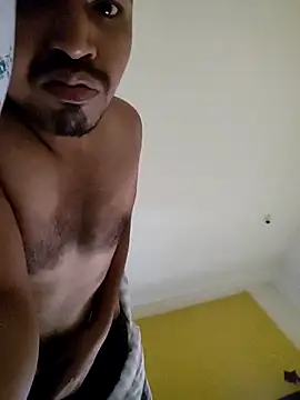 Snapshot of chrisgh45 chatting on 10/19/25, 03:53 chrisgh45 online show from 10/19/25, 03:53