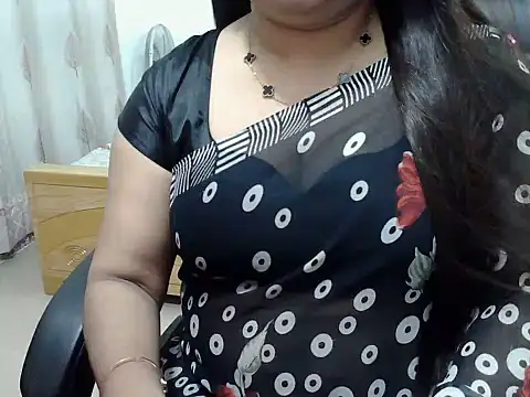 Snapshot of SexyRani2000 chatting on 06/25/26, 04:12 SexyRani2000 online show from 06/25/26, 04:12