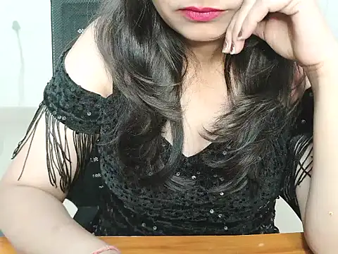 Model Show01 online show from 12/16/25, 05:39