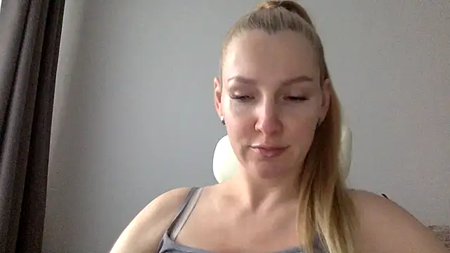 Snapshot of Neralith chatting on 07/16/26, 03:42 Neralith online show from 07/16/26, 03:42