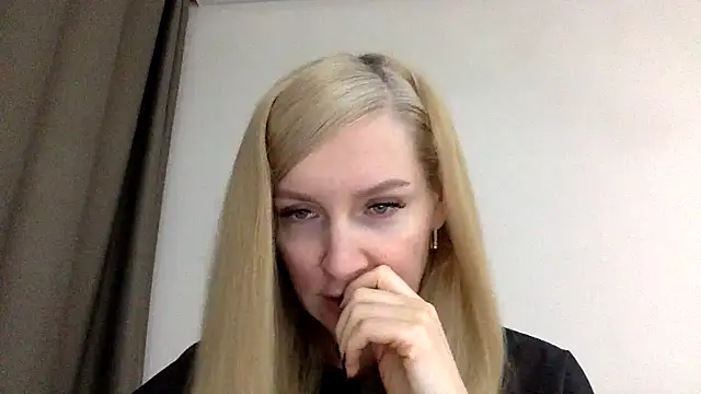 Snapshot of Neralith chatting on 06/26/26, 07:09 Neralith online show from 06/26/26, 07:09