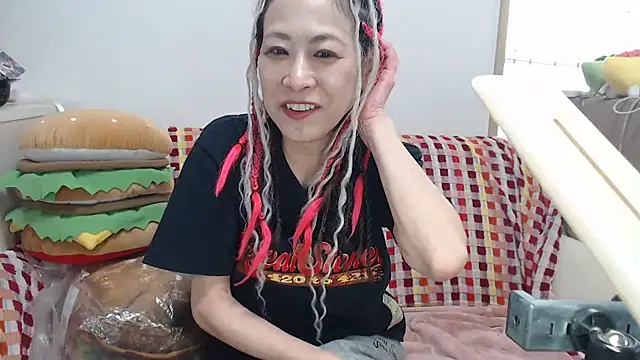 Snapshot of jyuse000ryuse chatting on 06/11/26, 12:43 jyuse000ryuse online show from 06/11/26, 12:43