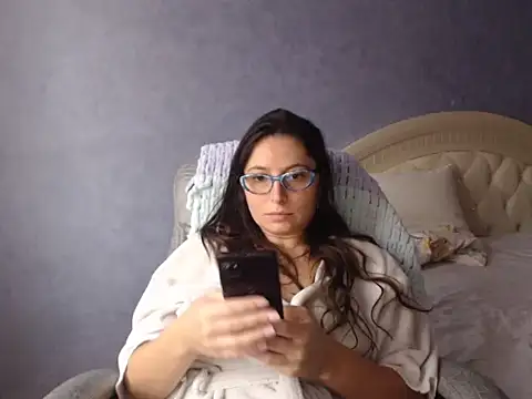 Snapshot of LuckyLisa23 chatting on 12/18/25, 10:52 LuckyLisa23 online show from 12/18/25, 10:52