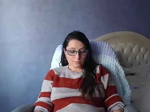 Snapshot of LuckyLisa23 chatting on 10/28/25, 10:36 LuckyLisa23 online show from 10/28/25, 10:36