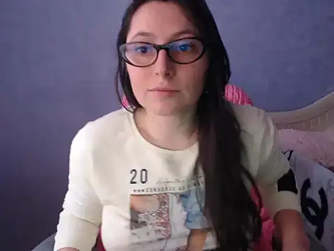 LuckyLisa23 online show from 04/07/26, 01:24