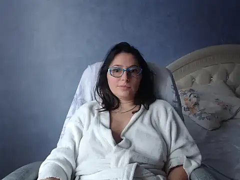 Snapshot of LuckyLisa23 chatting on 11/23/25, 10:36 LuckyLisa23 online show from 11/23/25, 10:36