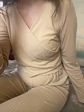 Snapshot of KittieCreme chatting on 02/13/26, 08:25 KittieCreme online show from 02/13/26, 08:25