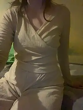 Snapshot of KittieCreme chatting on 02/06/26, 05:53 KittieCreme online show from 02/06/26, 05:53