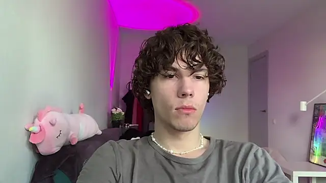 Snapshot of Jeremy1Scott chatting on 06/08/26, 05:41 Jeremy1Scott online show from 06/08/26, 05:41