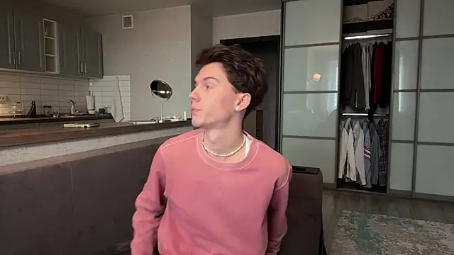 Jeremy1Scott online show from 11/08/25, 07:01