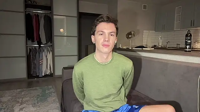 Jeremy1Scott online show from 11/10/25, 03:33