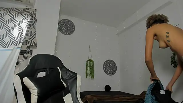 Hotblosson online show from 10/24/25, 02:38