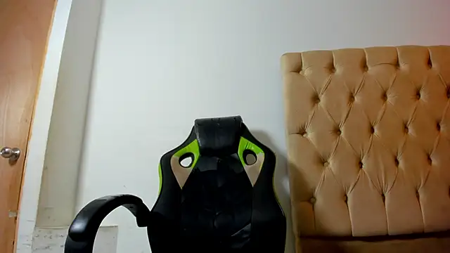 Hotblosson online show from 10/29/25, 01:54