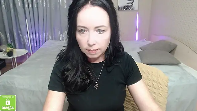 beautiful moon3 online show from 10/30/25, 12:58