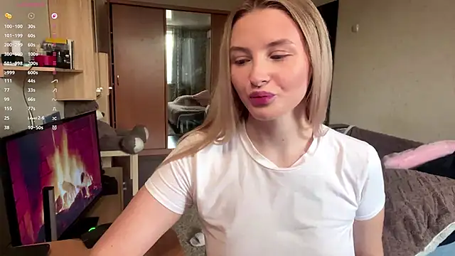 Snapshot of VictoriaMystery chatting on 11/22/25, 11:42 VictoriaMystery online show from 11/22/25, 11:42