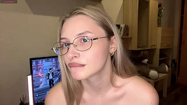 Snapshot of VictoriaMystery chatting on 11/09/25, 01:15 VictoriaMystery online show from 11/09/25, 01:15