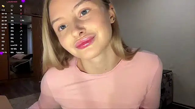 Snapshot of VictoriaMystery chatting on 12/14/25, 12:11 VictoriaMystery online show from 12/14/25, 12:11