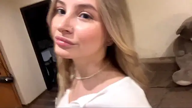 Snapshot of VictoriaMystery chatting on 10/24/25, 02:16 VictoriaMystery online show from 10/24/25, 02:16