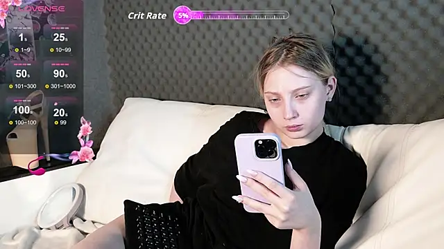 Fluffy Cloude online show from 05/06/26, 06:39