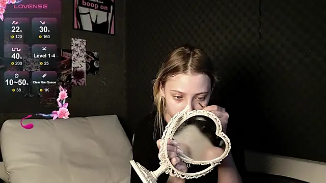 Fluffy Cloude online show from 05/17/26, 06:13