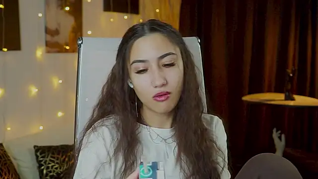 Snapshot of RebeckaThornton chatting on 12/04/25, 09:52 RebeckaThornton online show from 12/04/25, 09:52