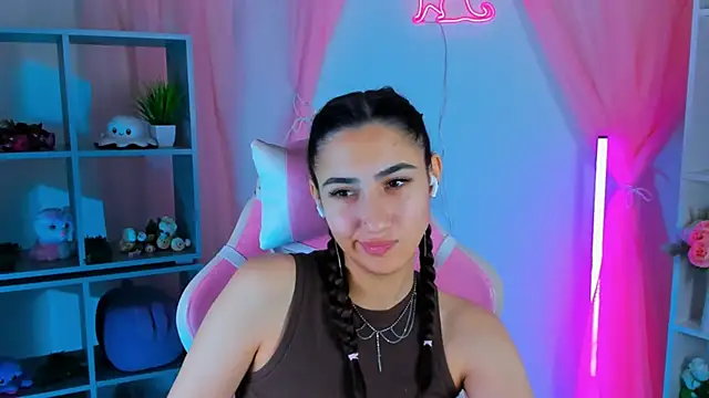 Snapshot of RebeckaThornton chatting on 11/14/25, 10:08 RebeckaThornton online show from 11/14/25, 10:08