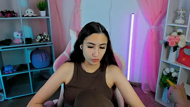 Snapshot of RebeckaThornton chatting on 11/26/25, 12:49 RebeckaThornton online show from 11/26/25, 12:49