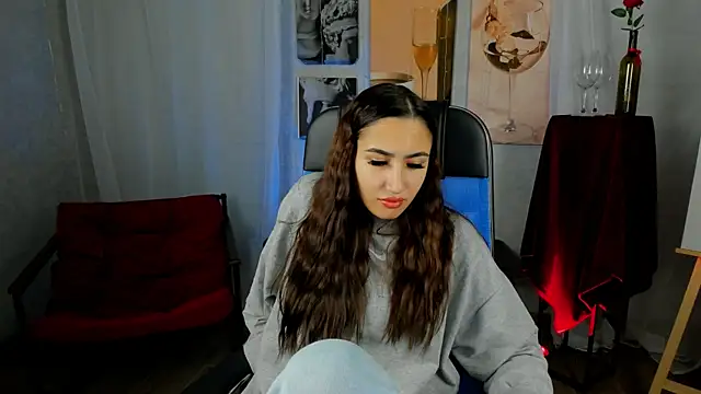 Snapshot of RebeckaThornton chatting on 11/21/25, 03:33 RebeckaThornton online show from 11/21/25, 03:33