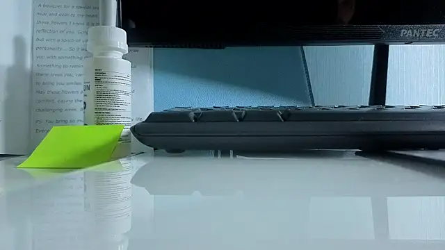 Snapshot of MissPompadure chatting on 10/22/25, 03:33 MissPompadure online show from 10/22/25, 03:33