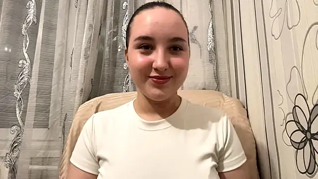 Snapshot of DaisyMolly chatting on 10/17/25, 09:16 DaisyMolly online show from 10/17/25, 09:16