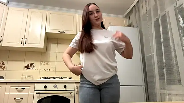 Snapshot of DaisyMolly chatting on 10/26/25, 05:46 DaisyMolly online show from 10/26/25, 05:46