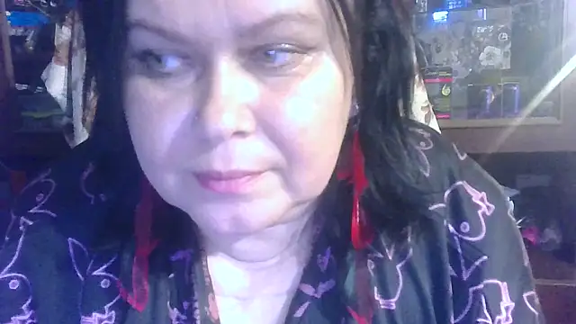 Snapshot of CharleeKendall chatting on 10/29/25, 02:05 CharleeKendall online show from 10/29/25, 02:05