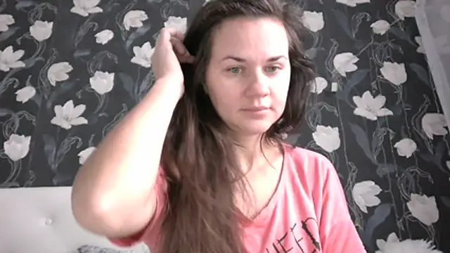 GiaaCaranggi online show from 12/15/25, 08:42