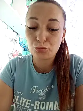 HollyDollsi online show from 10/13/25, 10:17