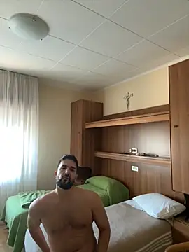 Snapshot of ReDiBastoni90 chatting on 10/13/25, 03:02 ReDiBastoni90 online show from 10/13/25, 03:02