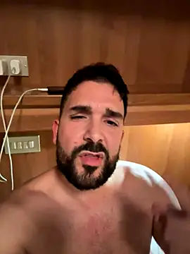 Snapshot of ReDiBastoni90 chatting on 10/12/25, 10:11 ReDiBastoni90 online show from 10/12/25, 10:11