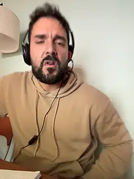 Snapshot of ReDiBastoni90 chatting on 10/21/25, 08:36 ReDiBastoni90 online show from 10/21/25, 08:36