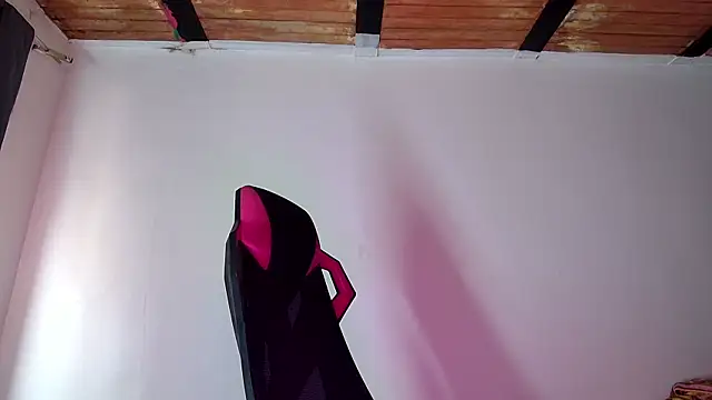 Trix ebony online show from 10/29/25, 08:19