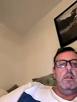 Devinebi online show from 10/31/25, 10:27