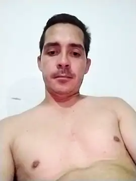 Snapshot of David_man33 chatting on 10/16/25, 04:32 David man33 online show from 10/16/25, 04:32