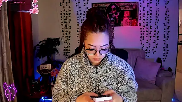 Lizz martins online show from 10/30/25, 02:21