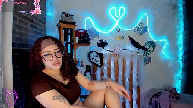 Lizz martins online show from 10/25/25, 02:11