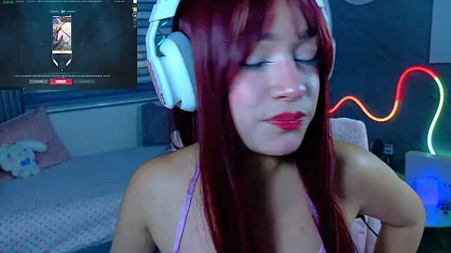 Snapshot of Naaomi_cute chatting on 10/15/25, 10:07 Naaomi cute online show from 10/15/25, 10:07