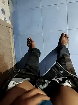 Snapshot of incestmom chatting on 10/27/25, 10:38 incestmom online show from 10/27/25, 10:38