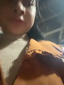 Linh-xxx online show from 11/10/25, 10:53