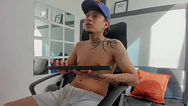 Sky Wild online show from 10/22/25, 07:46