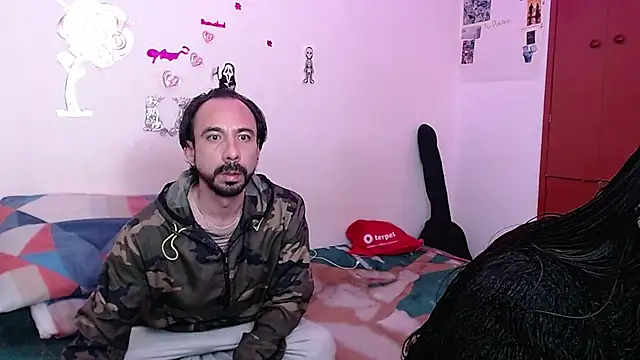 Snapshot of Isis_Robert chatting on 11/23/25, 01:37 Isis Robert online show from 11/23/25, 01:37