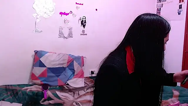 Snapshot of Isis_Robert chatting on 11/29/25, 02:12 Isis Robert online show from 11/29/25, 02:12